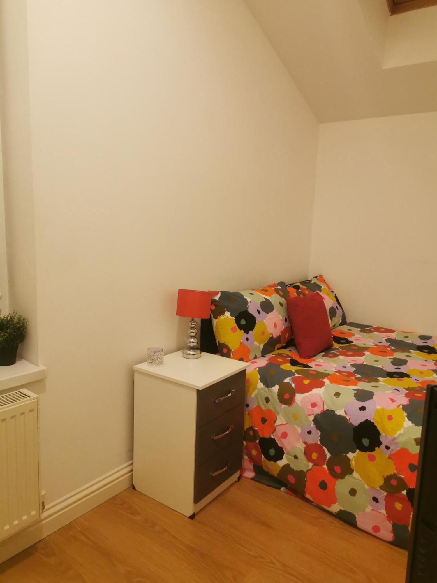 Lovely Spacious Room Near Train Station And University Dallington  ภายนอก รูปภาพ
